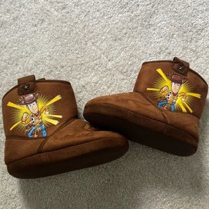 Kids Toy Story slipper boots.Size 11-12 toddler. Slightly used. Grip at bottom.
